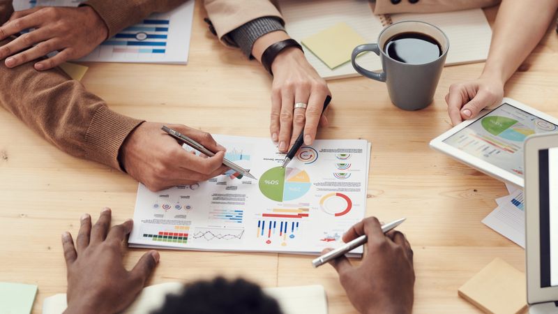 Pemilik bisnis yang kewalahan dengan operasional manual